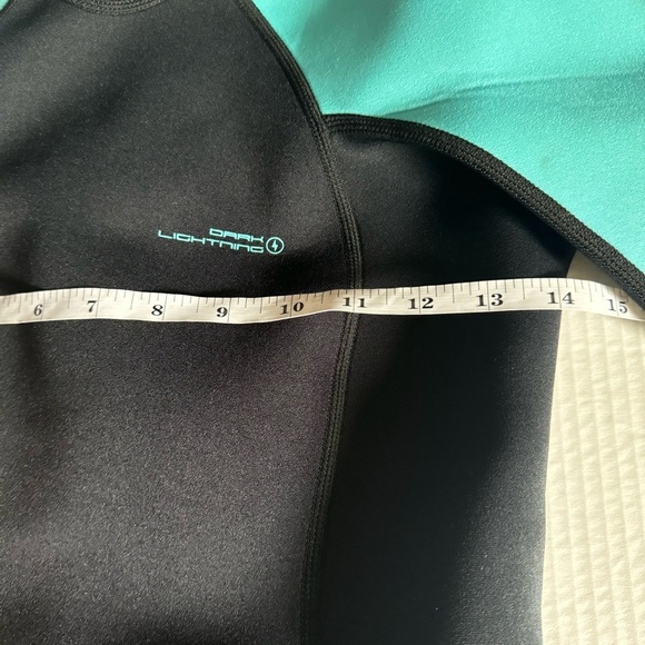 Women’s wet suit size 4 - Picture 5 of 7
